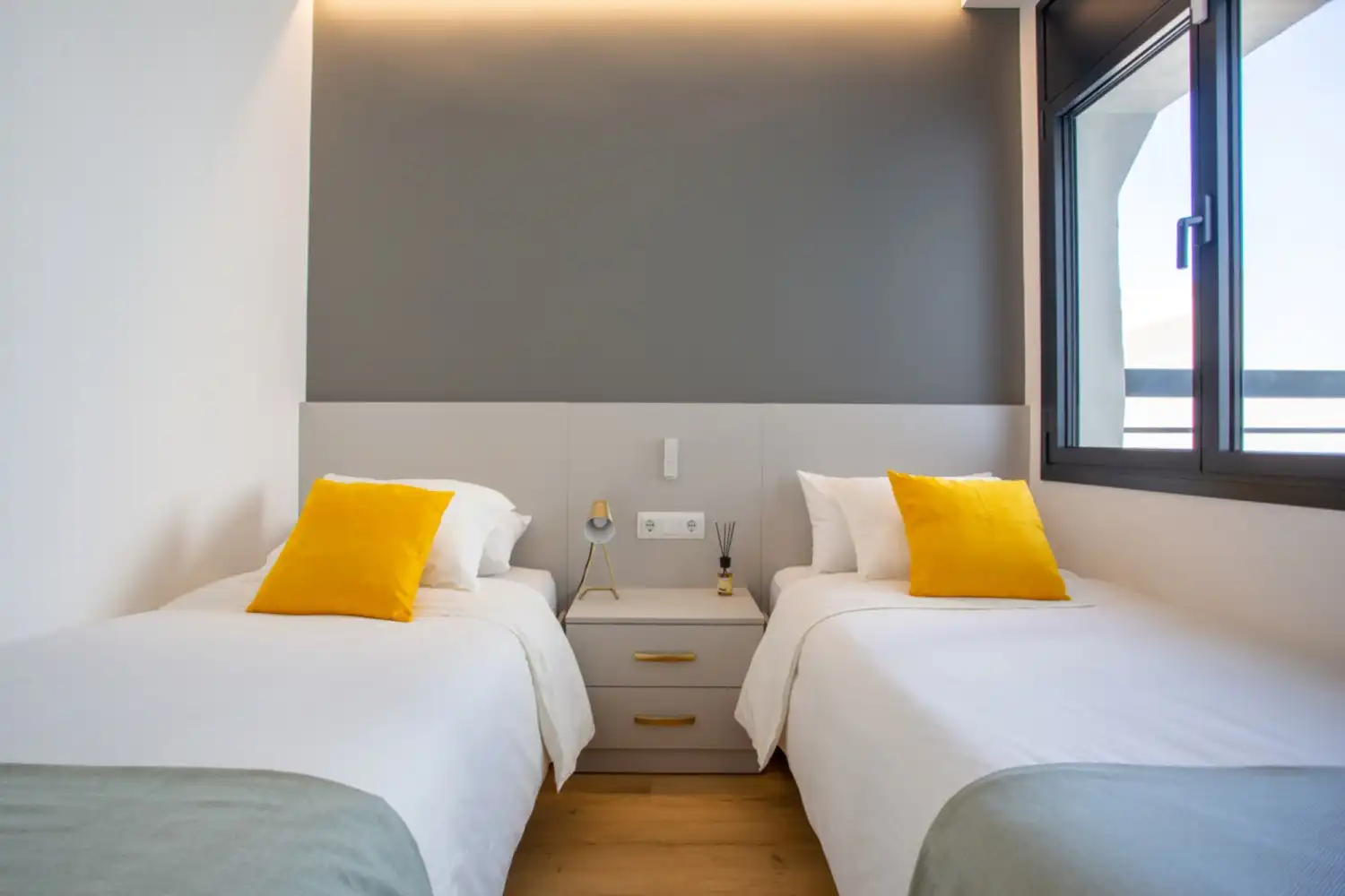 Dormitori de Apartament de lloguer en Castelldefels amb Aire condicionat, Calefacció i Moblat