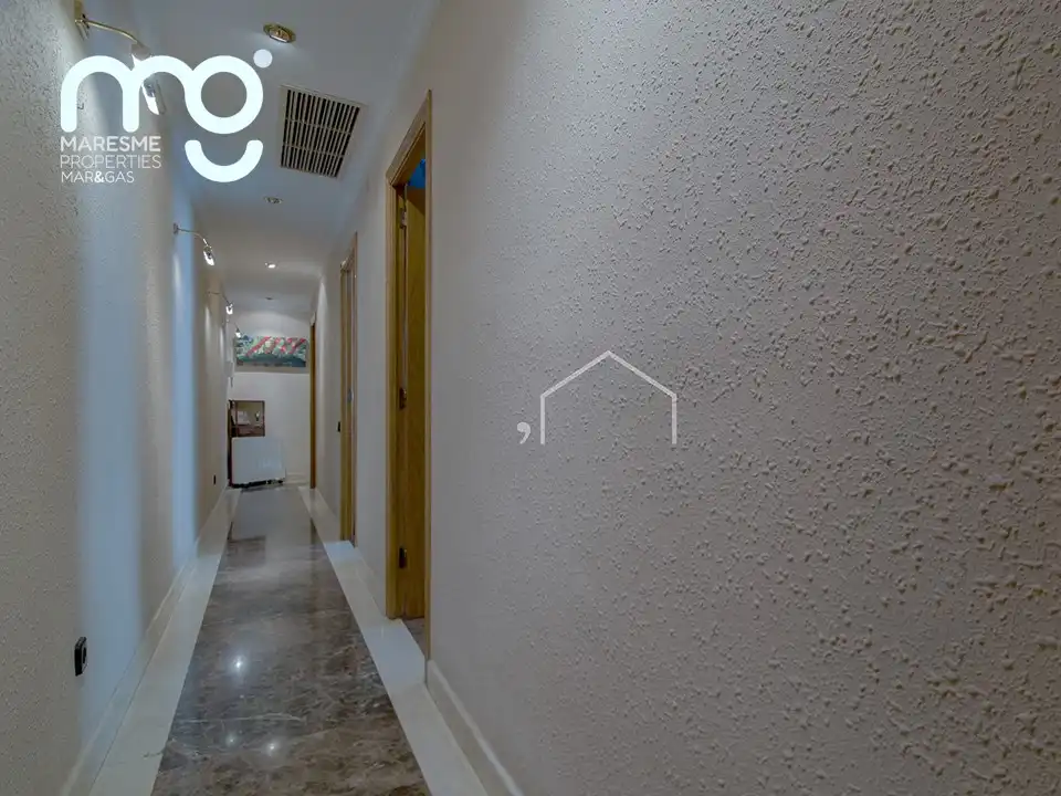 Ático en venta en Barcelona con Aire acondicionado, Calefacción y Jardín privado