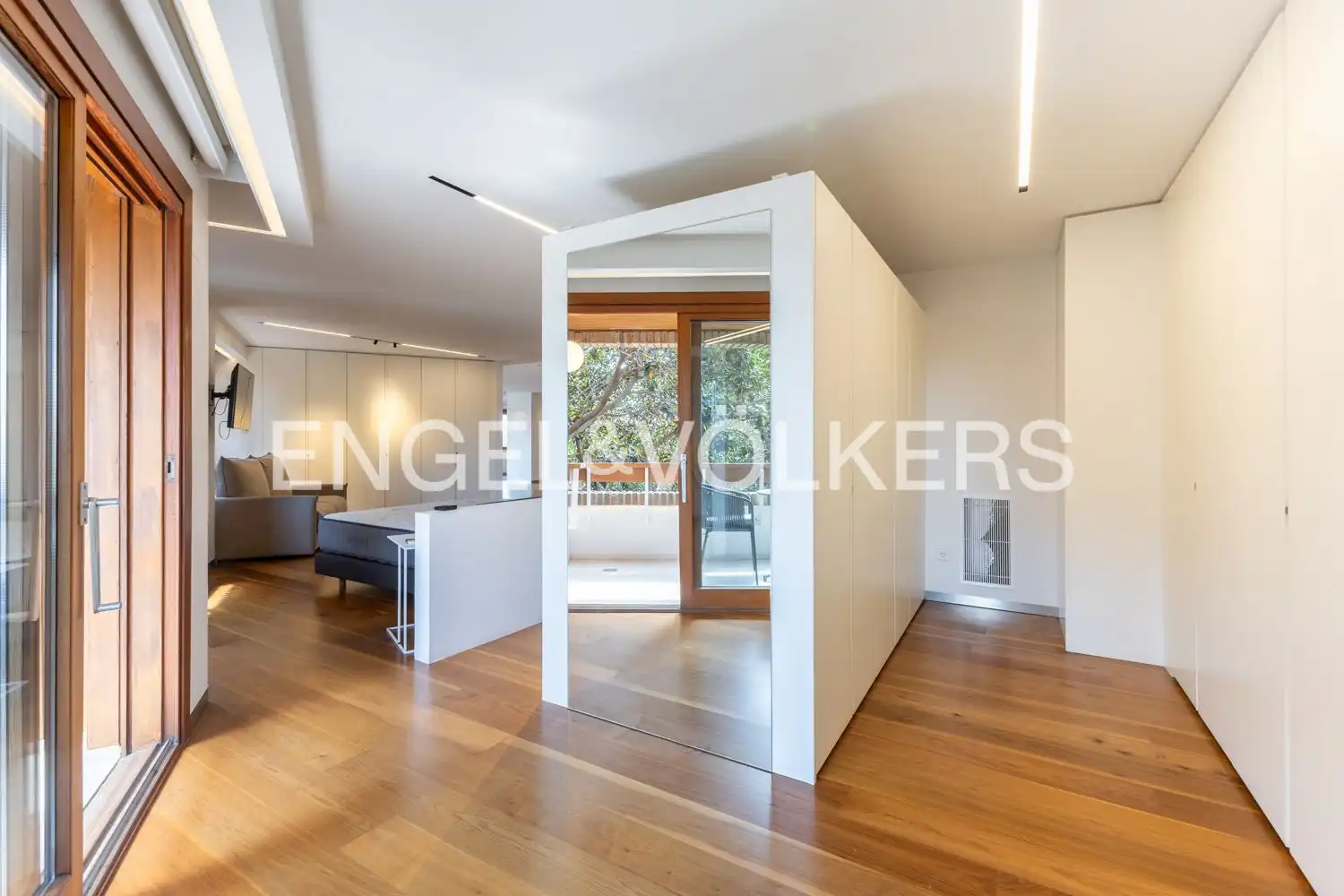 Sala d'estar de Pis de lloguer en Valencia amb Aire condicionat, Calefacció i Parquet