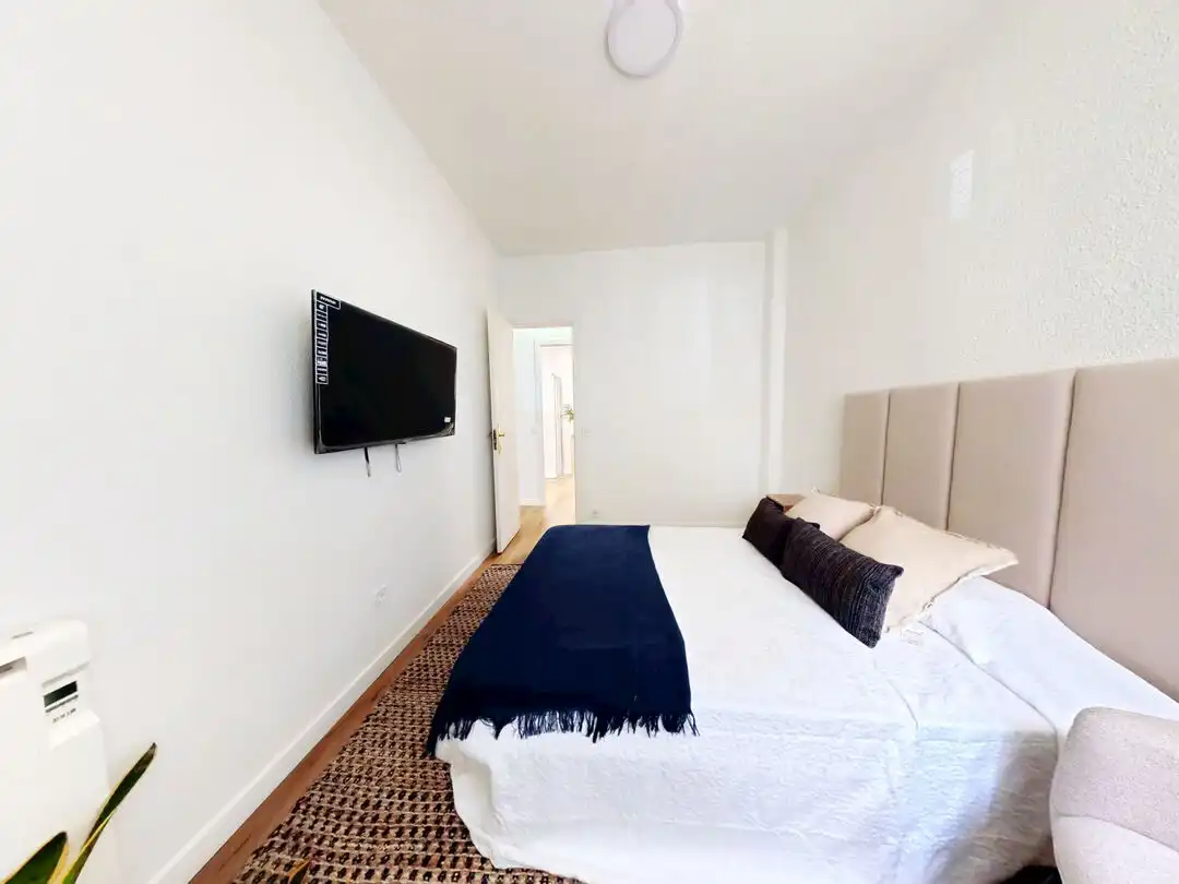 Bedroom of Flat for sale in Madrid  with Heating and Furnished