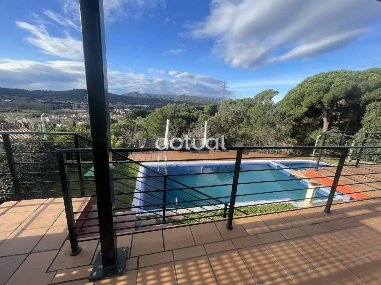 Detached house with pool for sale in Calle mas semi