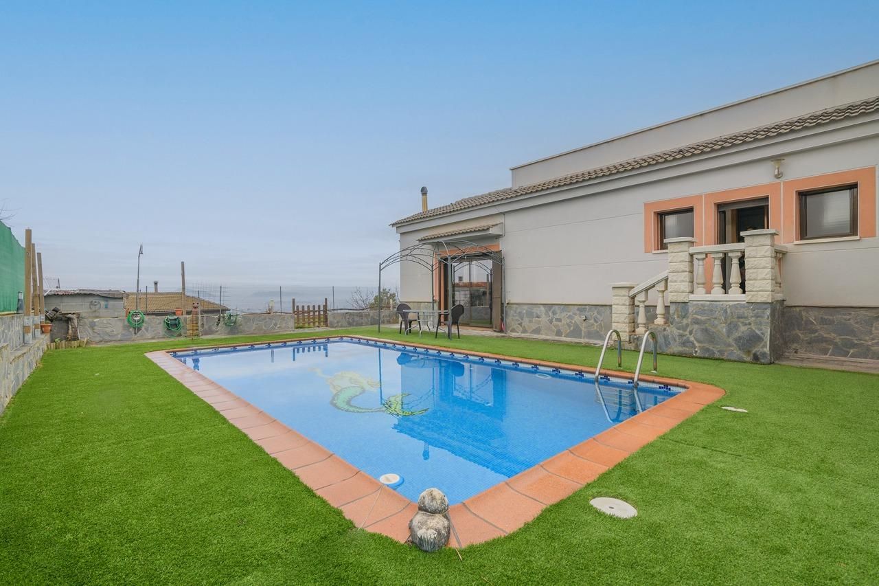 Piscina de Casa o xalet en venda en El Pont de Vilomara i Rocafort amb Jardí privat, Terrassa i Piscina