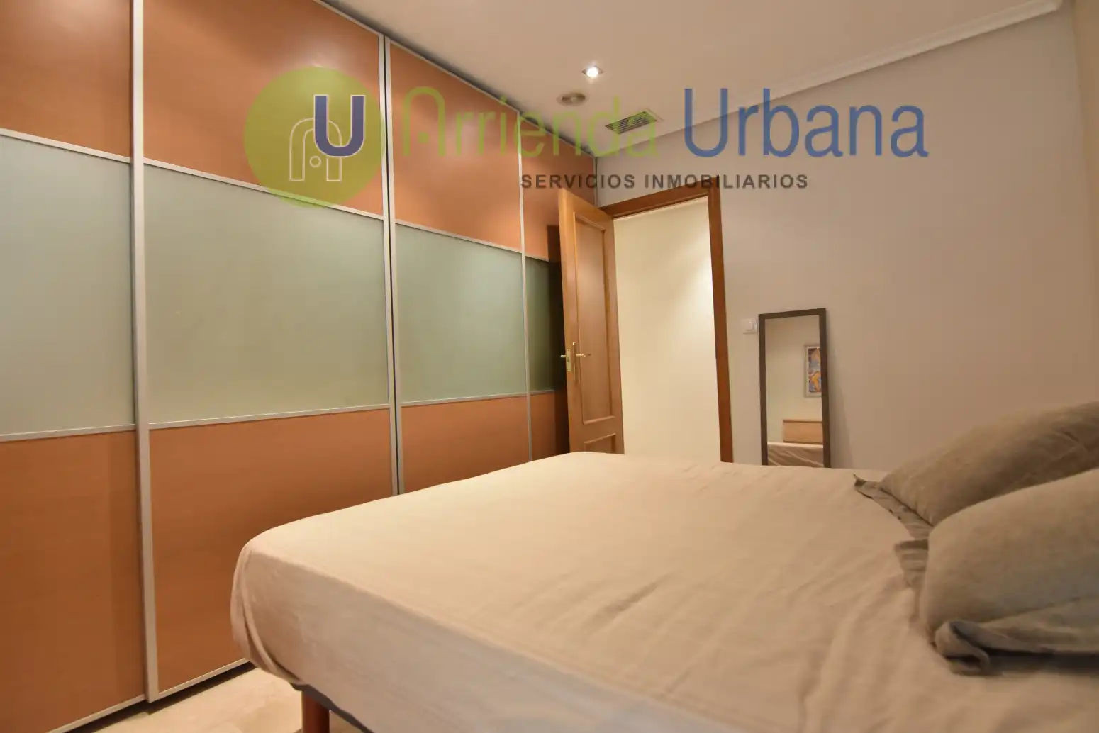 Habitación de Piso de alquiler en Elche / Elx con Aire acondicionado, Calefacción y Amueblado