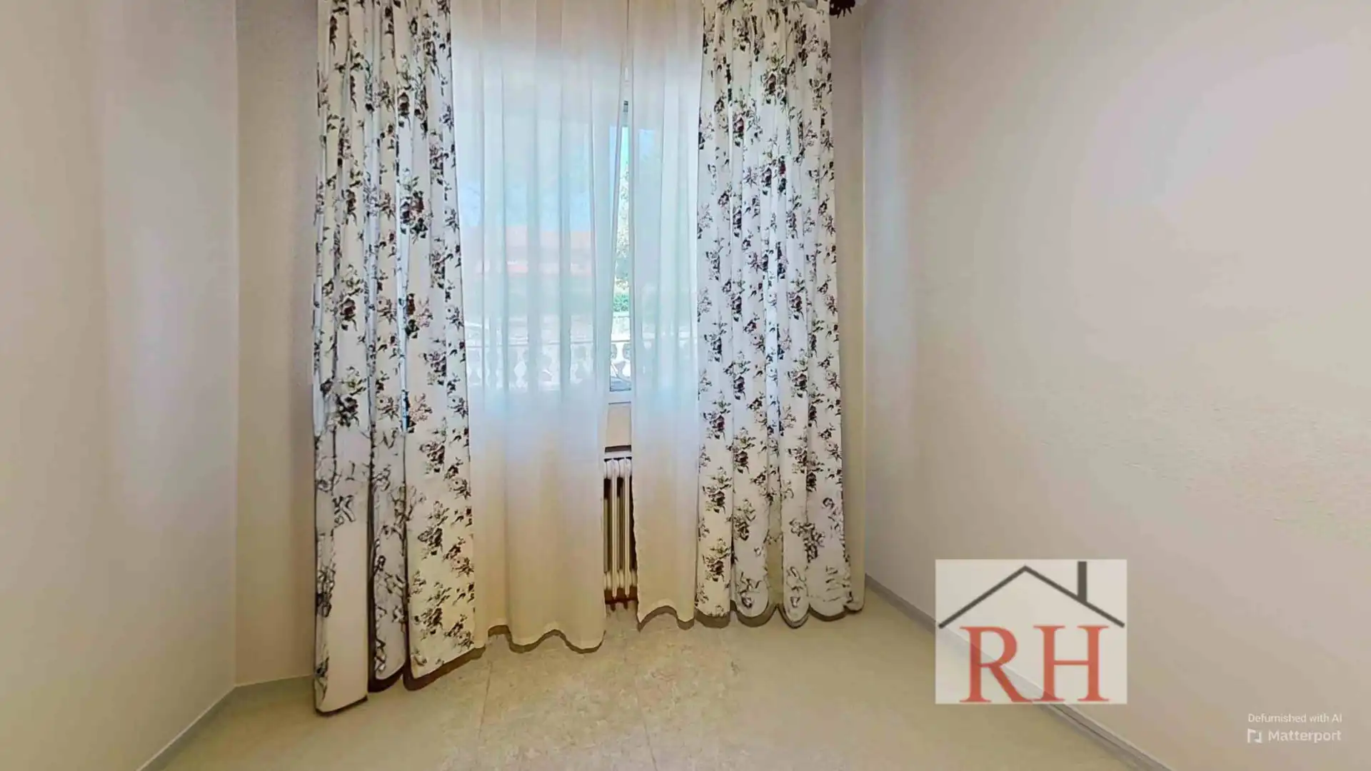 Habitación de Casa adosada en venta en Alcalá de Henares con Aire acondicionado, Calefacción y Jardín privado