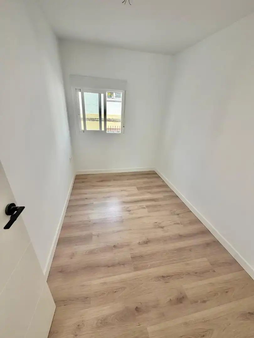 Schlafzimmer von Wohnung zum Verkauf in Jaén mit Balkon