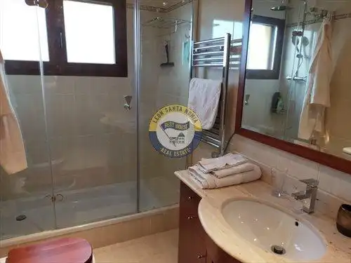 Bathroom of Houses for sale in Santovenia de la Valdoncina  with Heating, Terrace and Furnished