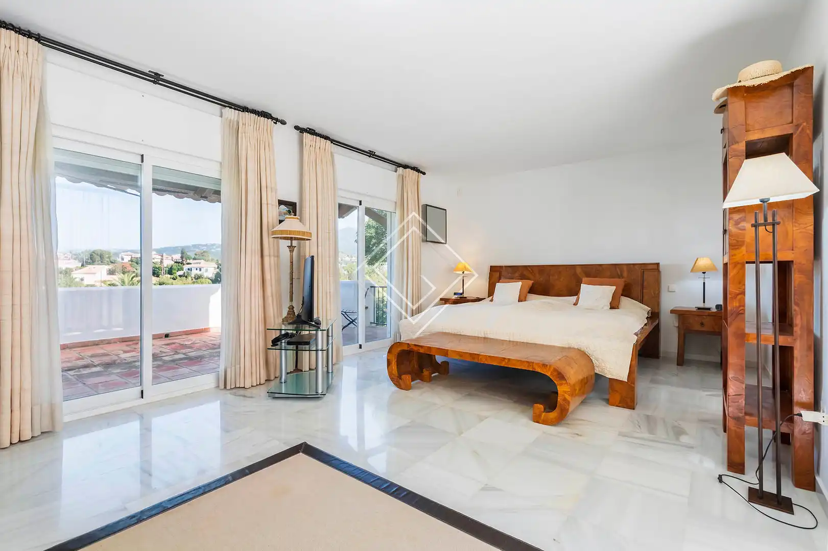 Dormitori de Casa o xalet en venda en Marbella amb Aire condicionat, Calefacció i Jardí privat