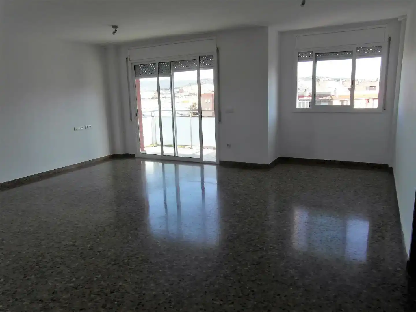 Living room of Flat for rent in Blanes  with Parquet flooring and Balcony