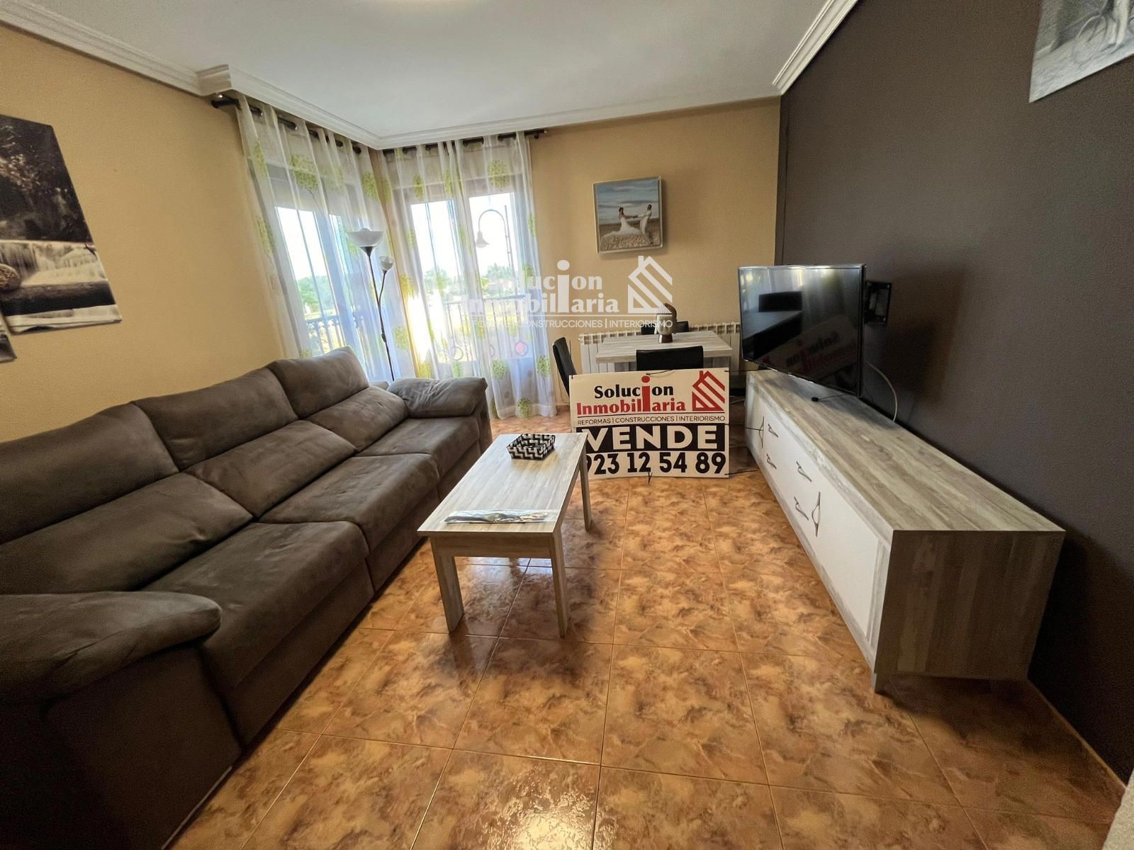 Sala d'estar de Pis en venda en Santa Marta de Tormes amb Aire condicionat, Calefacció i Parquet