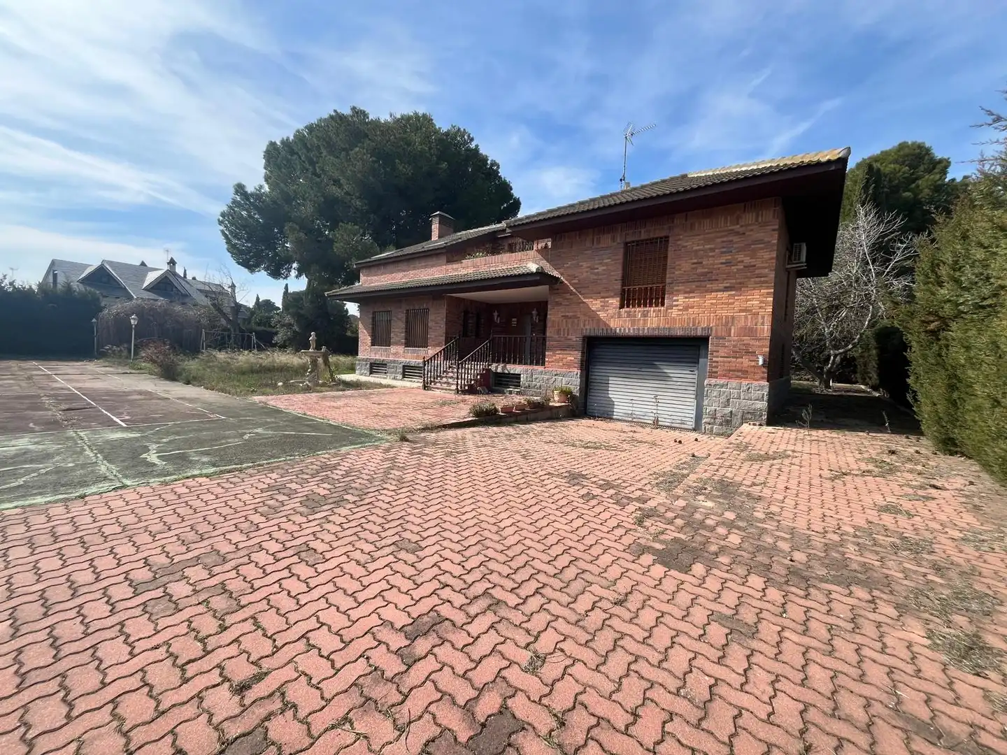 Vista exterior de Casa o xalet en venda en Zaragoza amb Aire condicionat, Calefacció i Jardí privat