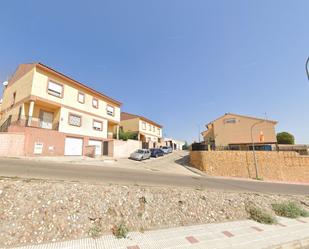 Exterior view of Single-family semi-detached for sale in El Casar de Escalona  with Terrace