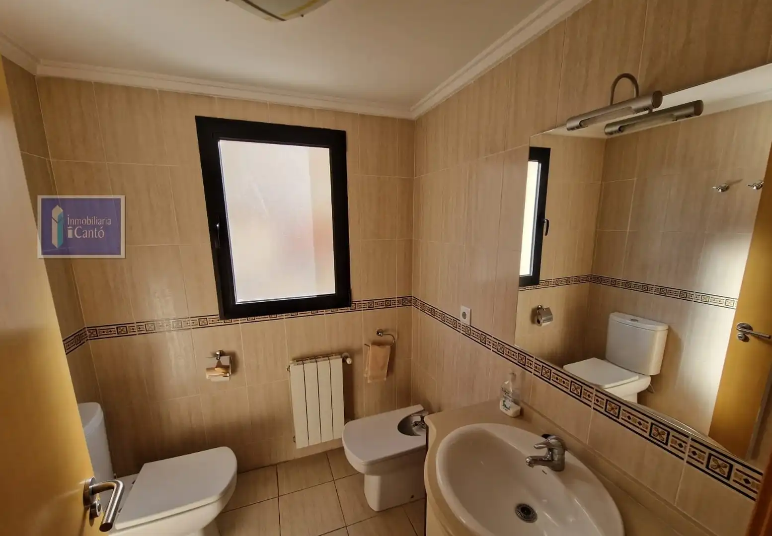 Badezimmer von Wohnung zum Verkauf in Alcoy / Alcoi mit Klimaanlage, Heizung und Schwimmbad