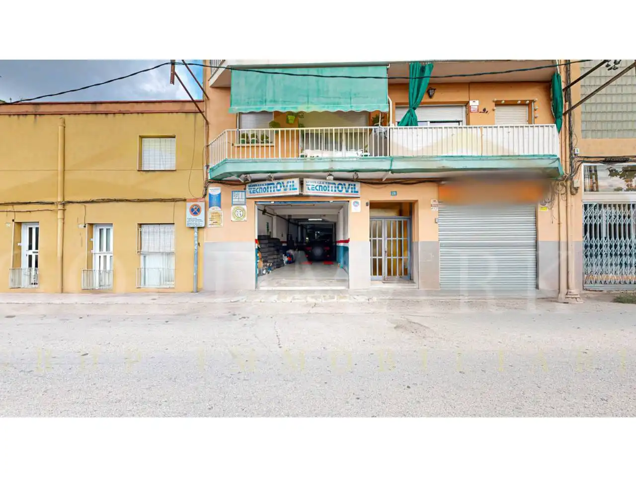 Vista exterior de Local en traspaso en Gavà