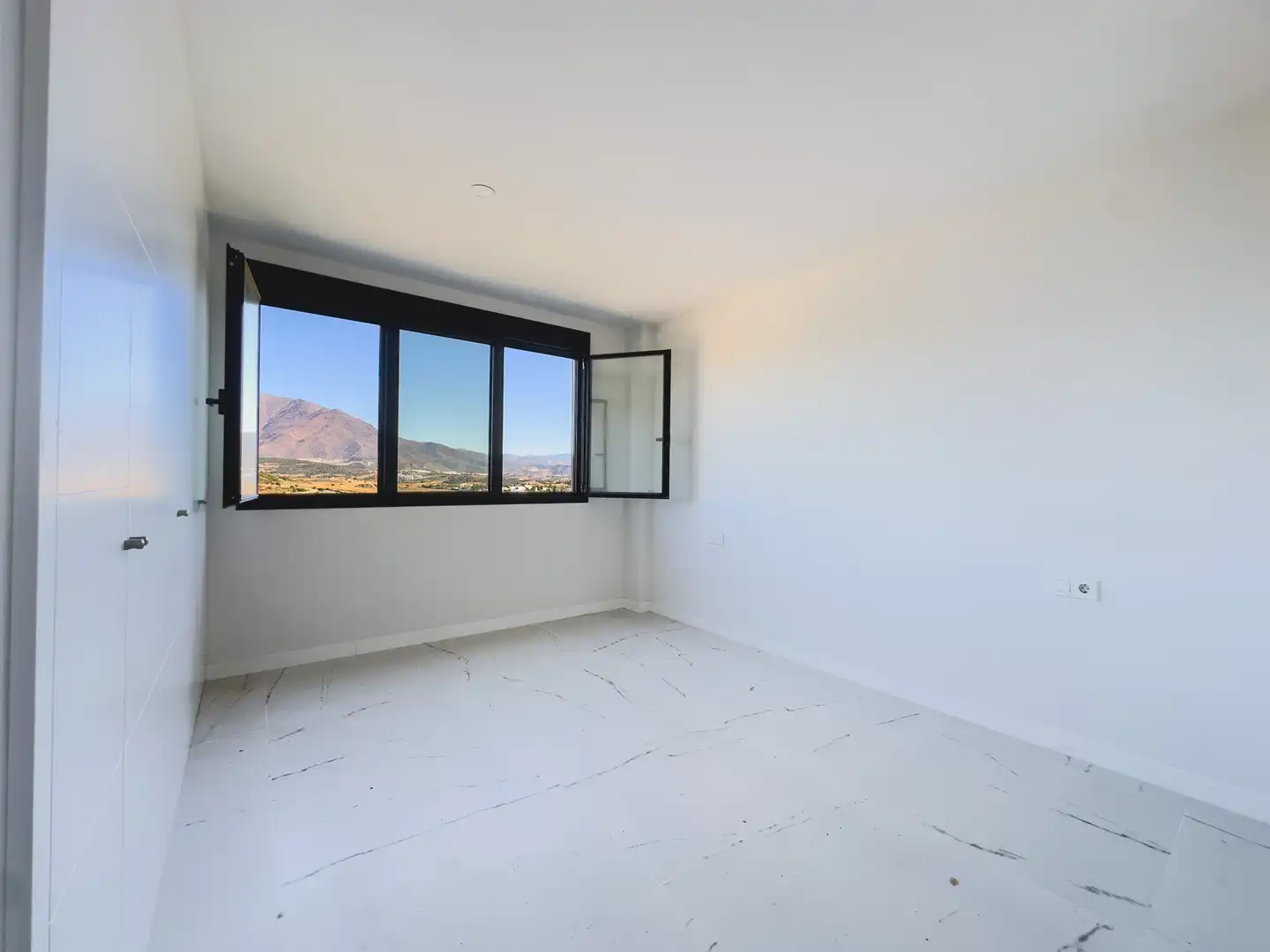Dormitori de Apartament en venda en Casares amb Aire condicionat, Calefacció i Terrassa