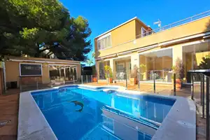 Xalet amb piscina en venda a Carrer J Verdague Cmor 13, imagen 36