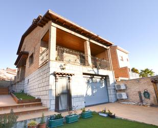 Exterior view of Single-family semi-detached for sale in Navalcarnero  with Heating, Private garden and Terrace