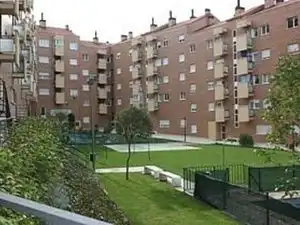 Vista exterior de Apartamento en venta en Haro con Calefacción, Parquet y Trastero