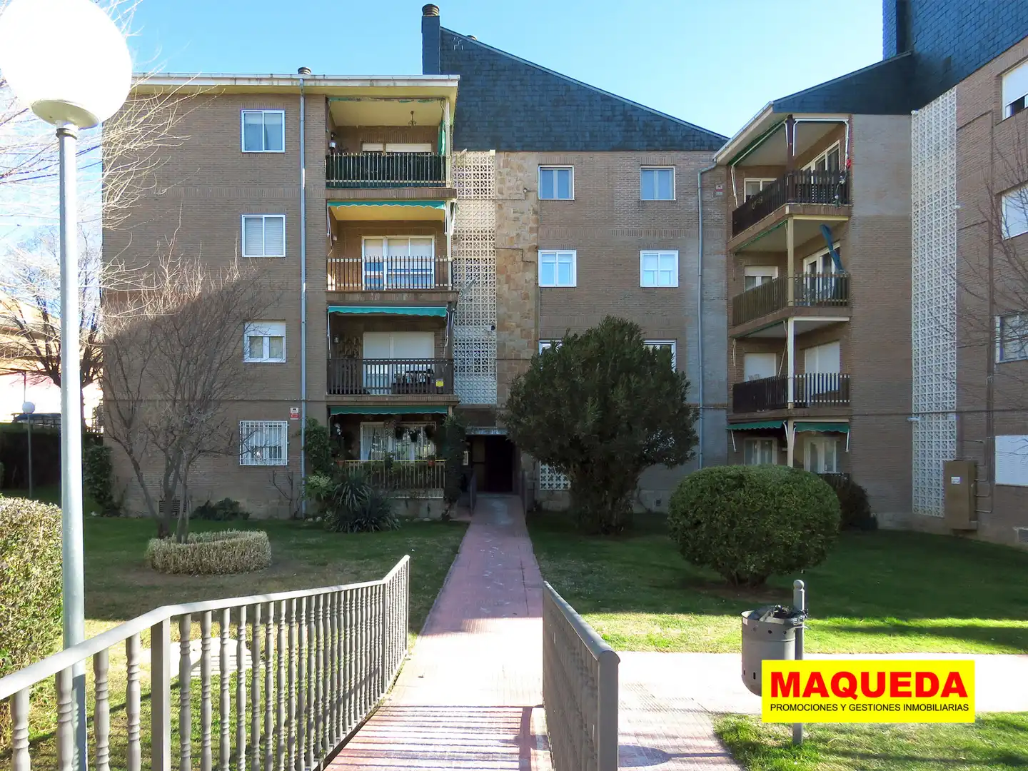 Vista exterior de Pis en venda en Guadarrama amb Calefacció, Terrassa i Traster