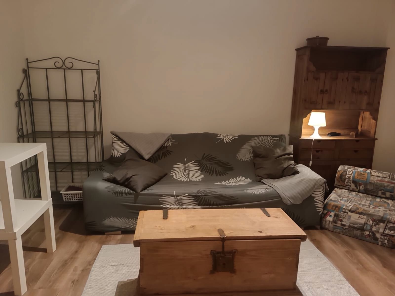 Sala d'estar de Apartament de lloguer en  Zaragoza Capital amb Calefacció, Parquet i Moblat