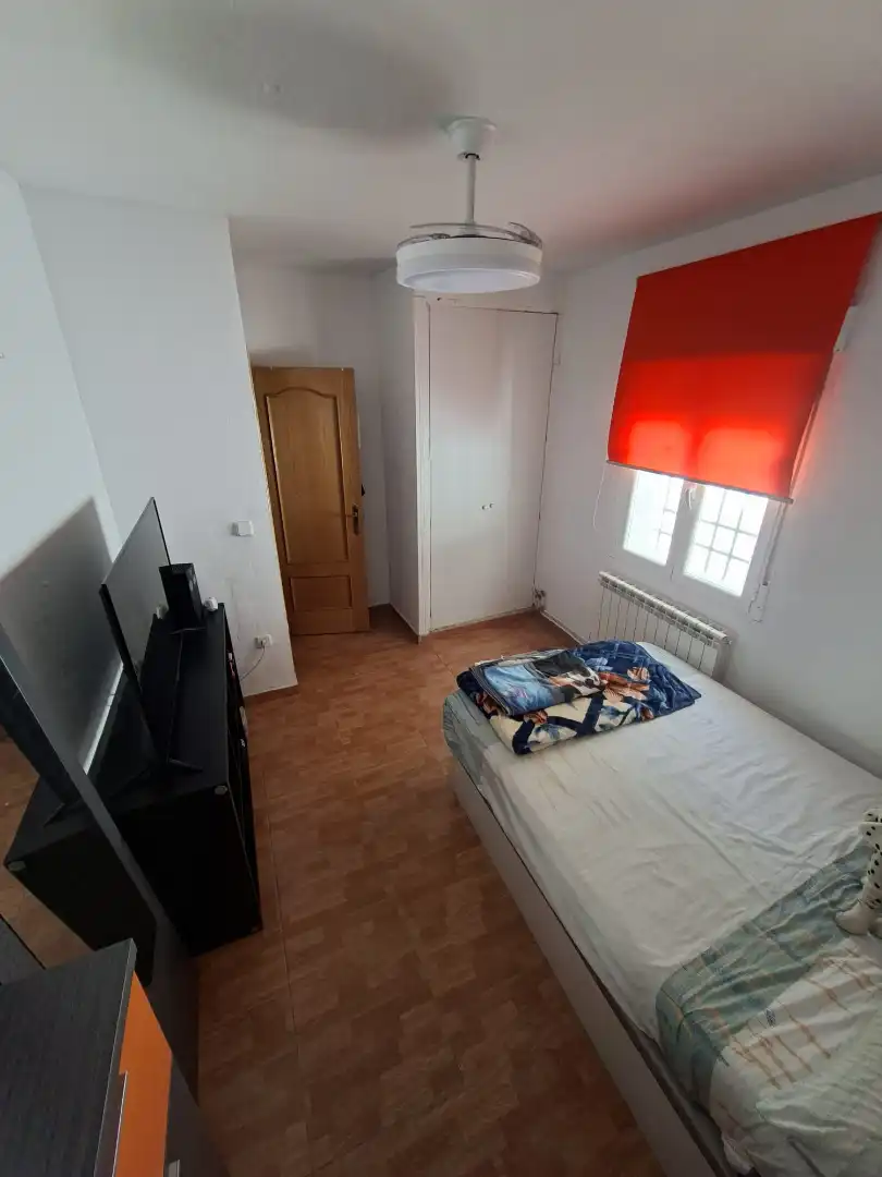 Habitación de Casa o chalet en venta en Ugena con Aire acondicionado, Calefacción y Jardín privado