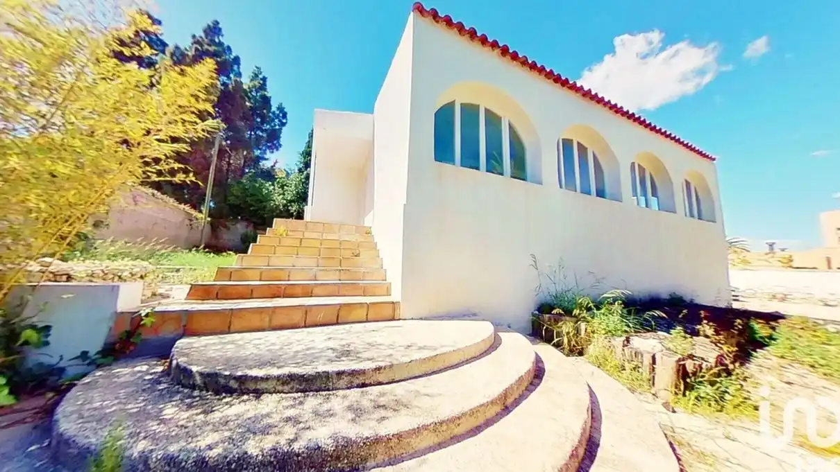 Vista exterior de Casa o xalet en venda en Alicante / Alacant amb Aire condicionat, Calefacció i Terrassa