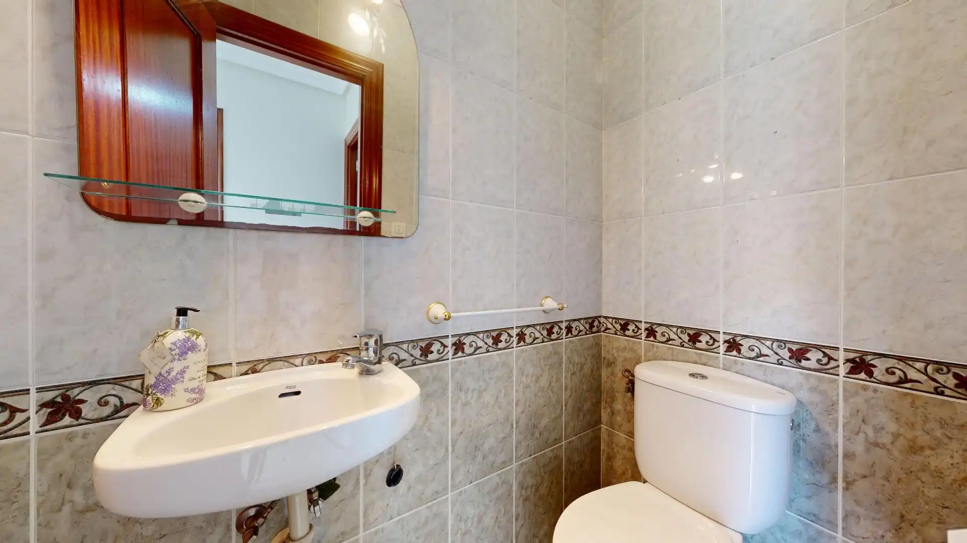 Baño de Casa adosada en venta en Bárcena de Cicero con Calefacción, Jardín privado y Terraza