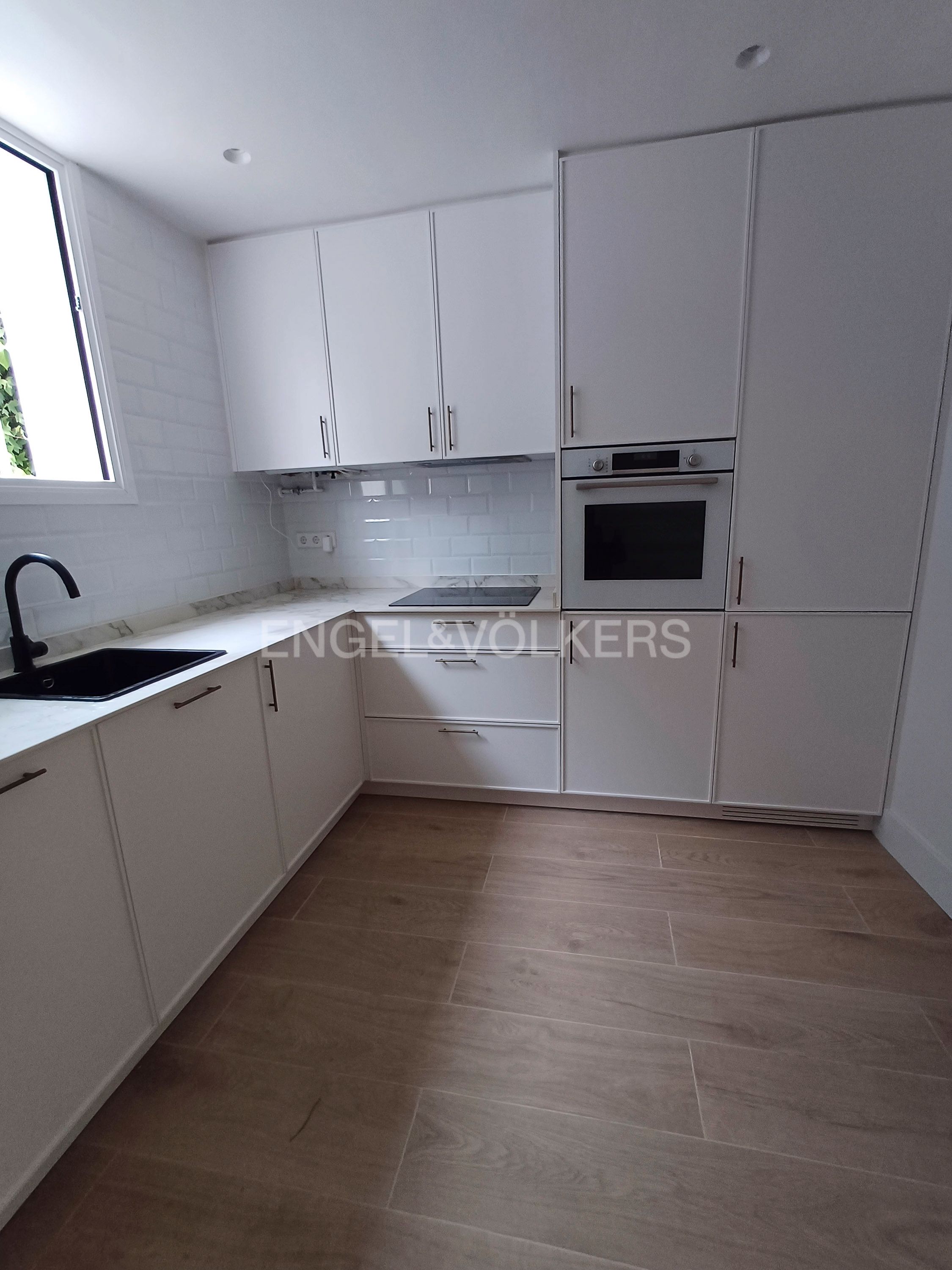 Cuina de Casa o xalet de lloguer en  Madrid Capital amb Aire condicionat, Calefacció i Jardí privat