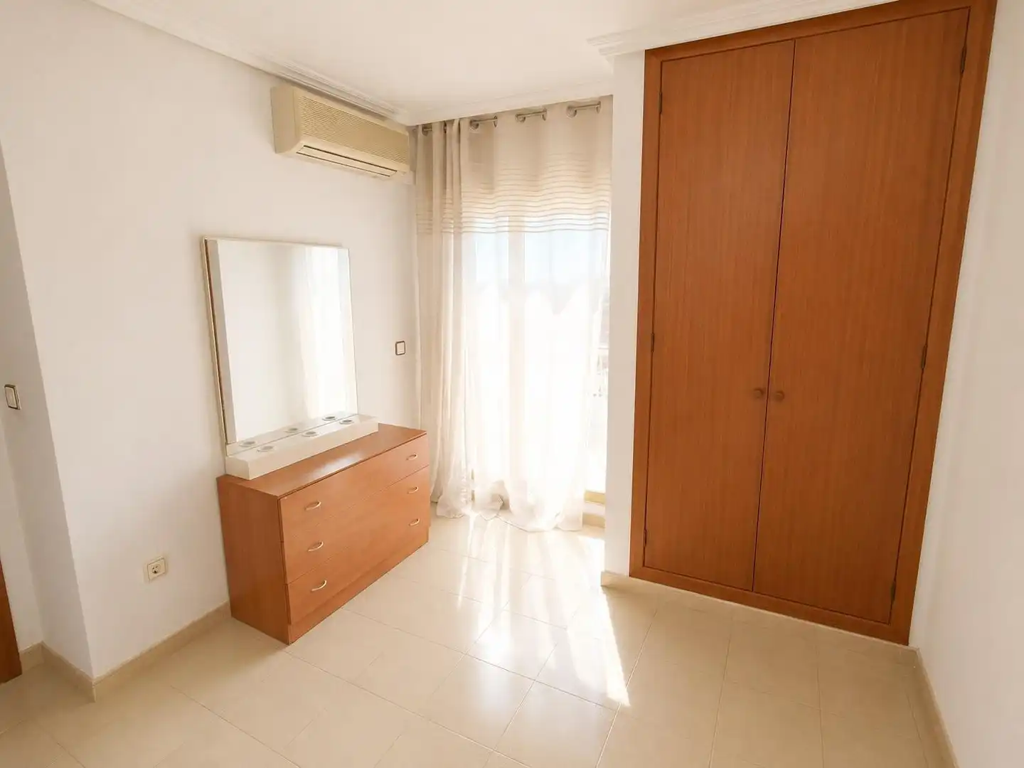Habitación de Ático en venta en Salou con Terraza, Amueblado y Piscina comunitaria