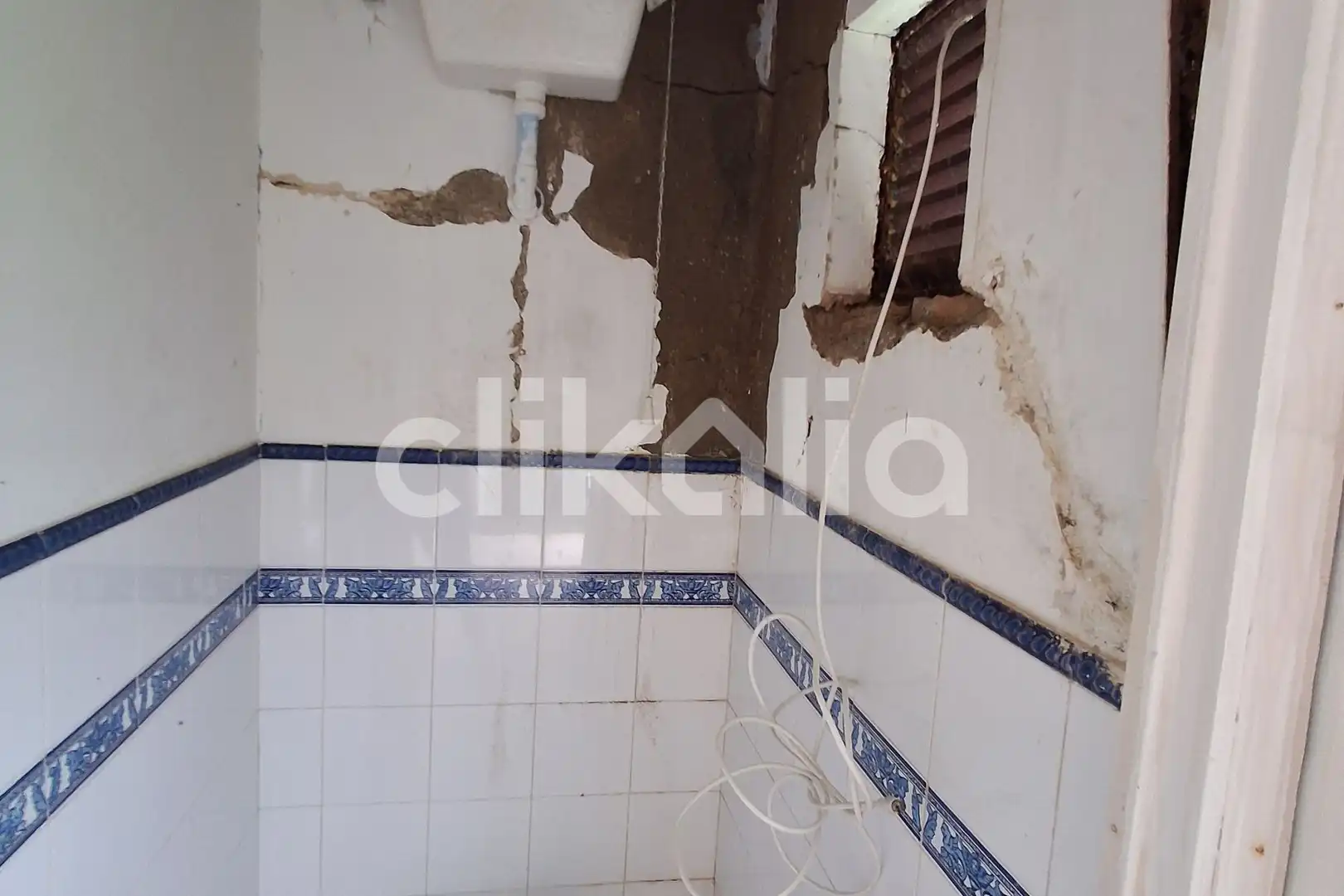 Bany de Casa o xalet en venda en Marchena amb Calefacció, Jardí privat i Piscina