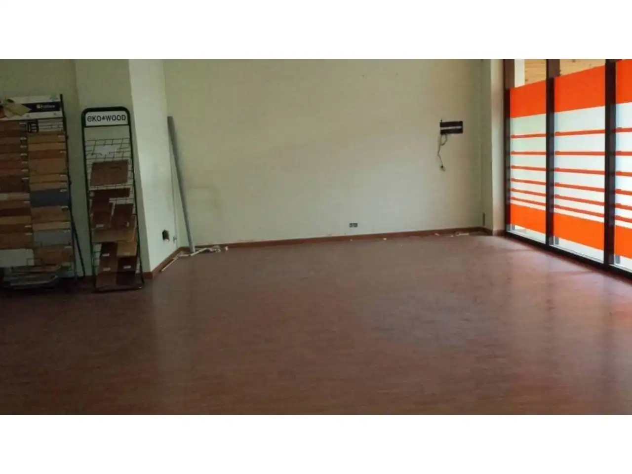 Local comercial en venta en Milán - Pumarín - Teatinos
