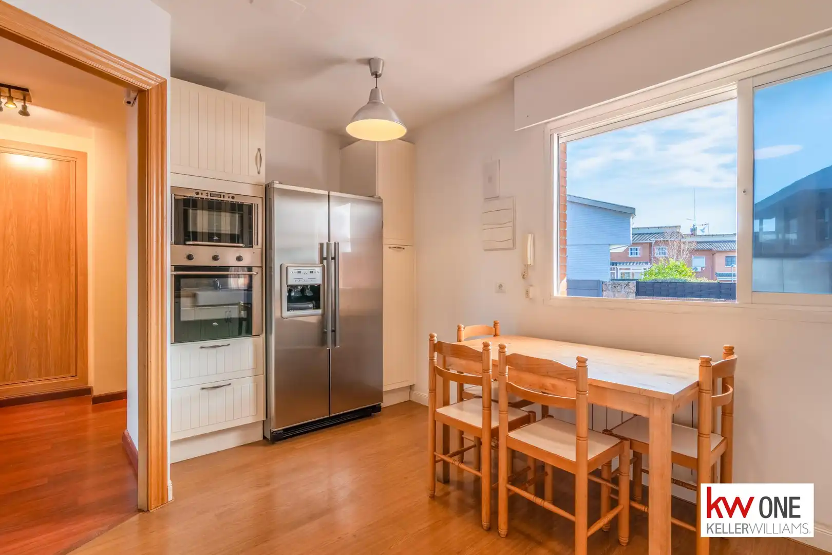 Cocina de Casa adosada de alquiler en Pozuelo de Alarcón con Aire acondicionado, Calefacción y Jardín privado