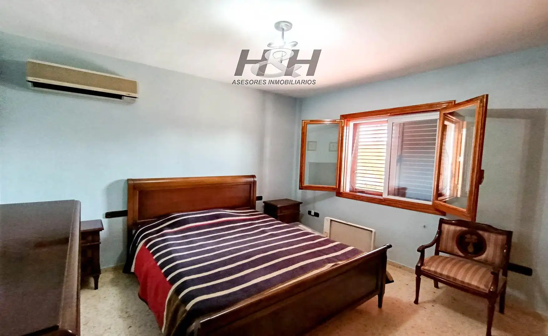 Dormitori de Casa o xalet en venda en Riba-roja de Túria amb Aire condicionat, Calefacció i Jardí privat