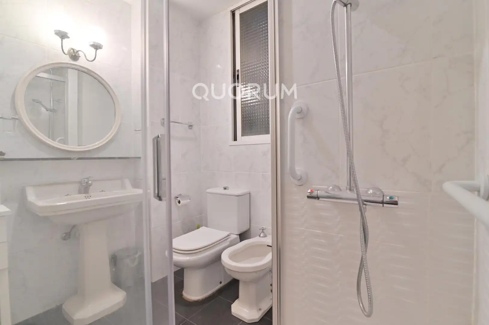 Baño de Piso en venta en Bilbao  con Terraza y Trastero