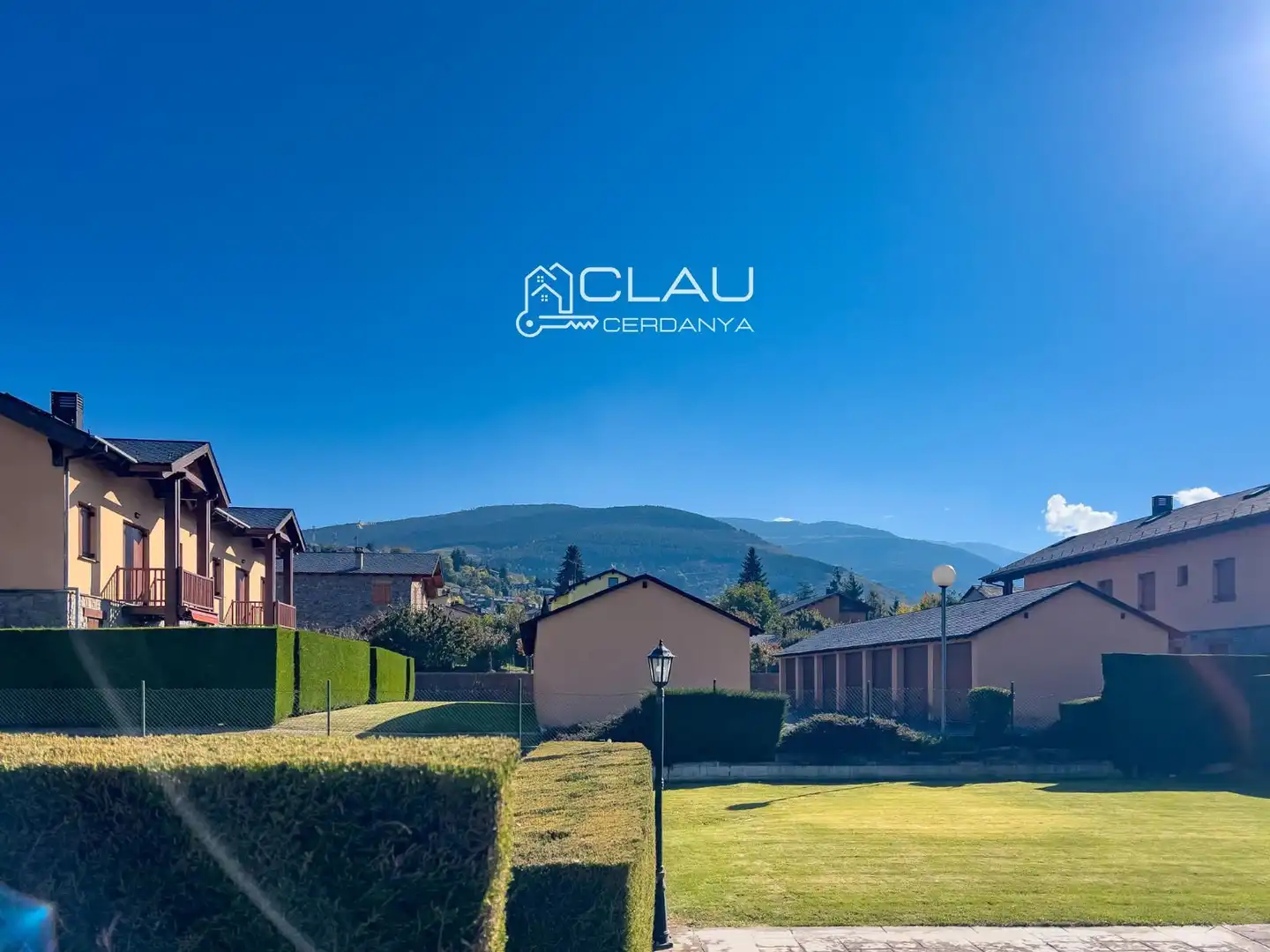 Detached homes for rent in Osséja  with Heating, Private garden and Parquet flooring