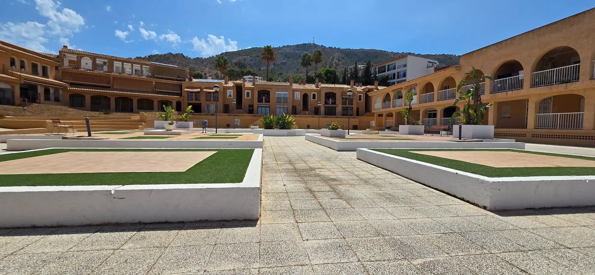 Vista exterior de Casa adosada en venta en L'Alfàs del Pi con Aire acondicionado, Jardín privado y Piscina