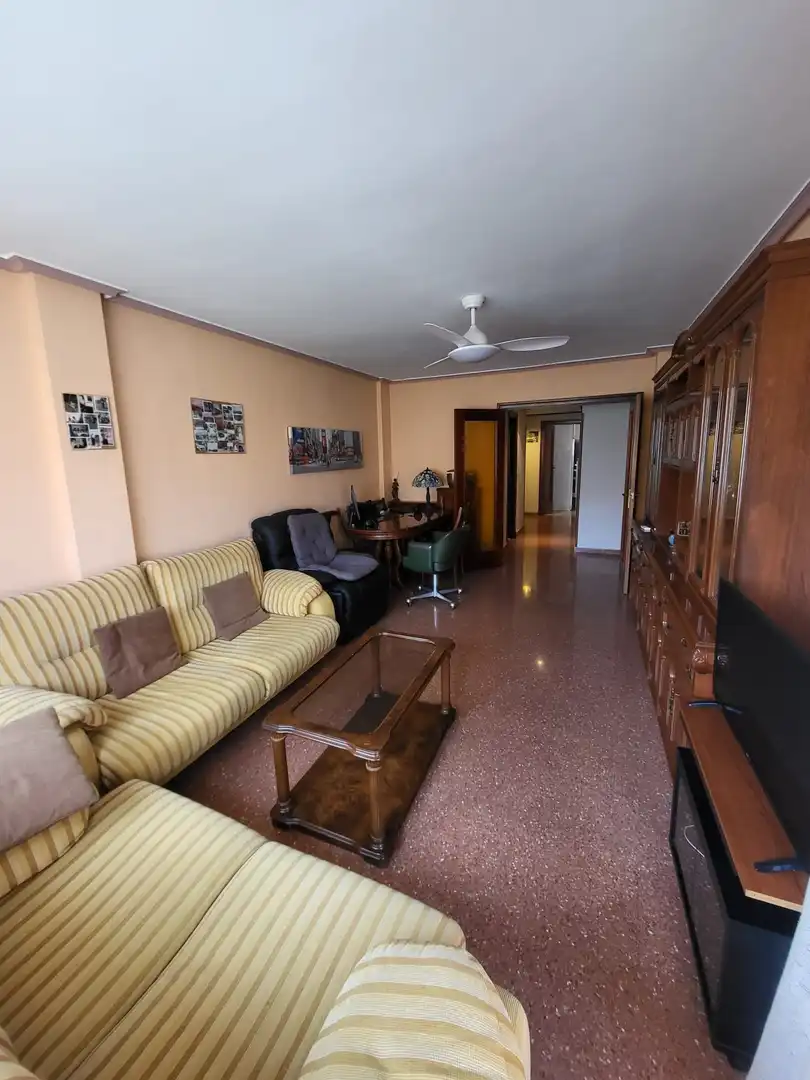 Living room of Flat for sale in Zaragoza  with Heating, Terrace and Storage room
