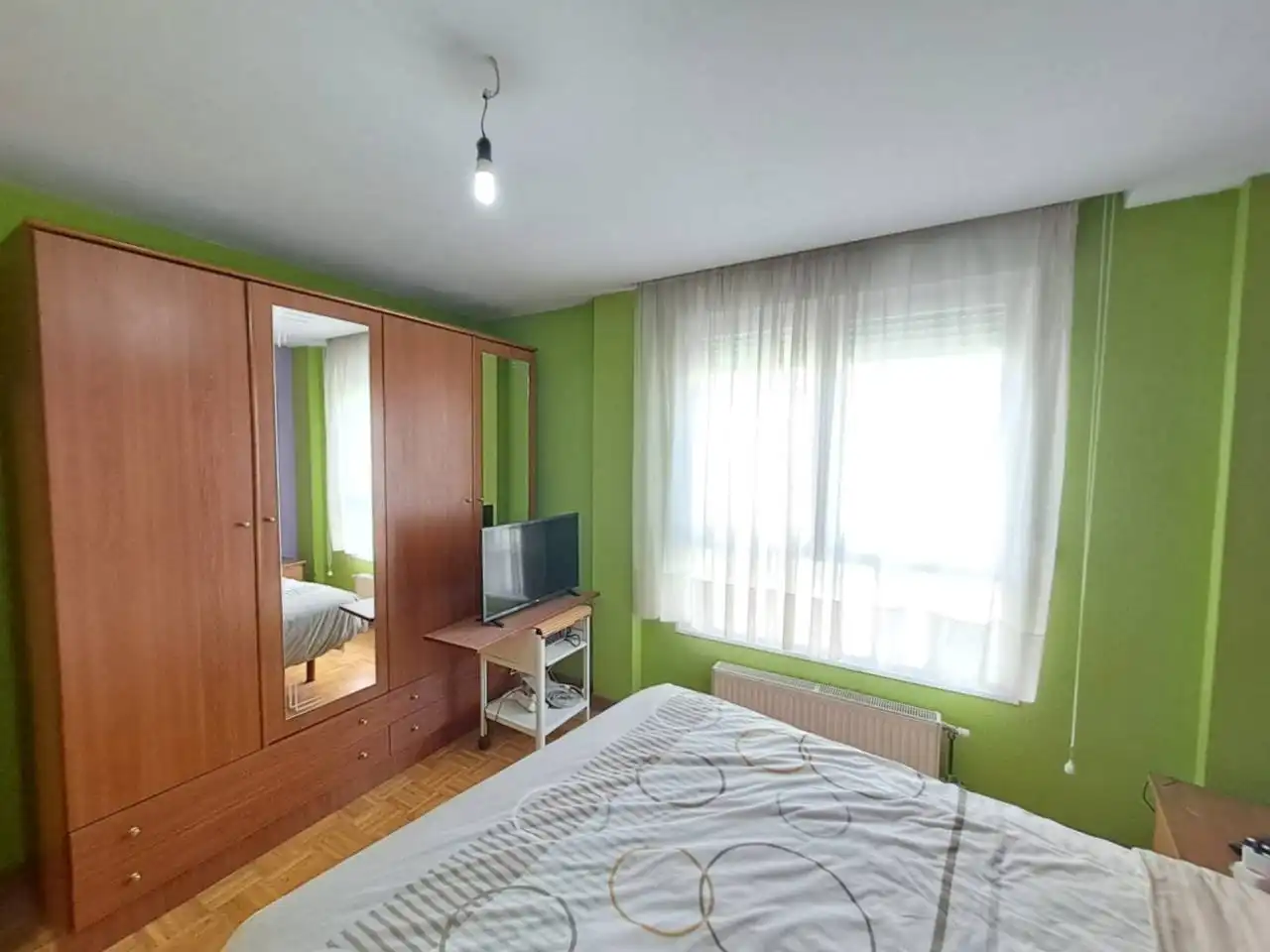 Habitación de Casa adosada en venta en Burgos con Calefacción, Jardín privado y Parquet