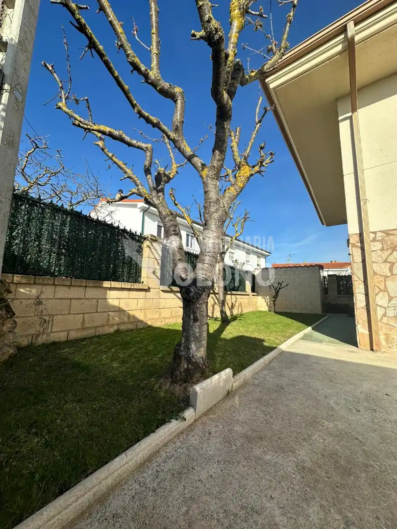 Exterior view of Houses for sale in Anguciana  with Heating, Private garden and Parquet flooring