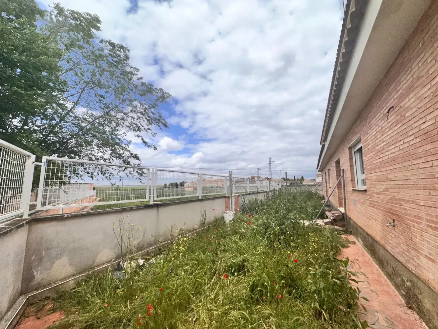 Einfamilien-Reihenhaus zum Verkauf in Cabezamesada mit Heizung, Privatgarten und Terrasse