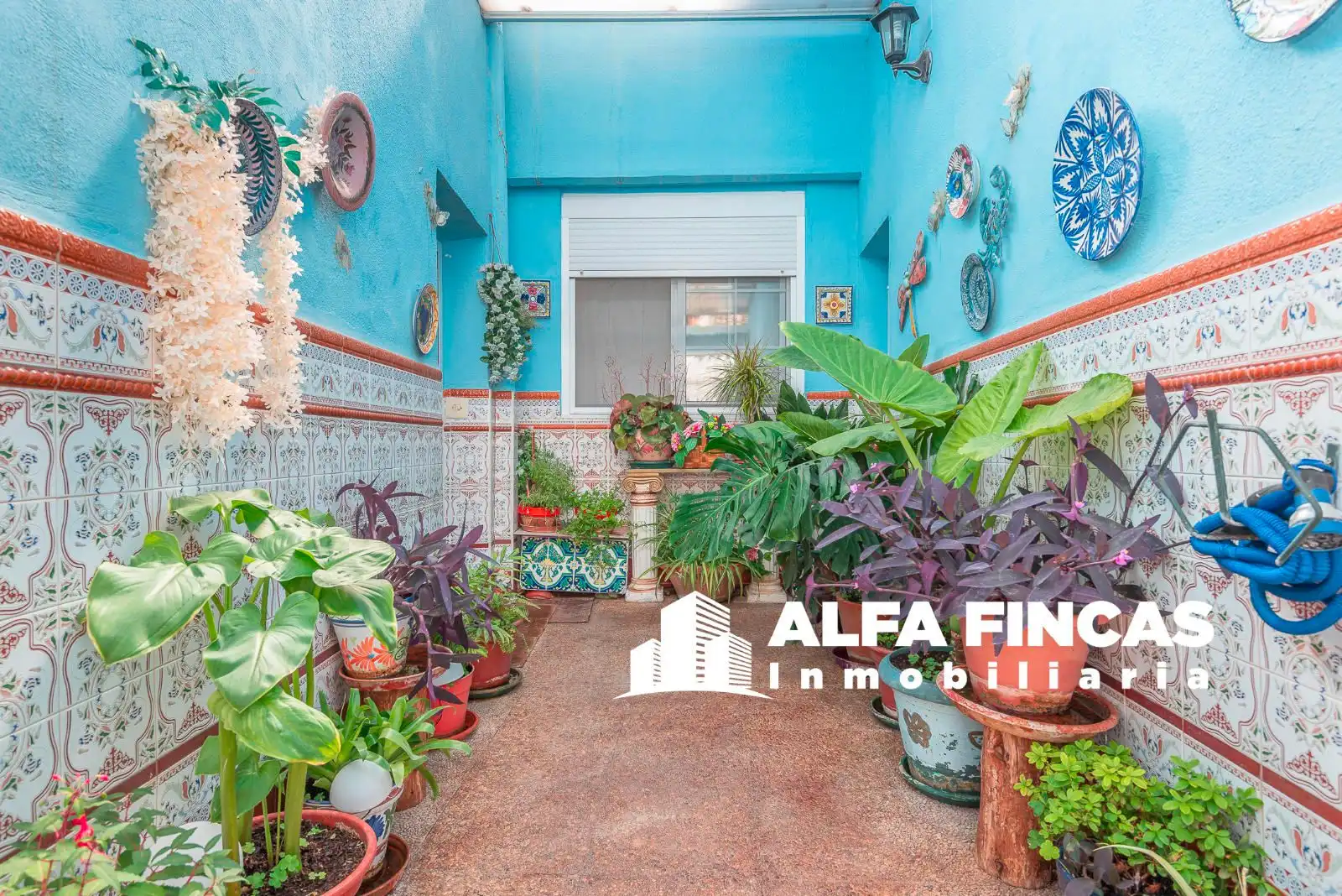 Vista exterior de Casa o chalet en venta en Vara de Rey con Aire acondicionado, Calefacción y Jardín privado