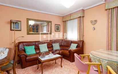 Living room of Flat for sale in  Madrid Capital  with Air Conditioner, Heating and Storage room