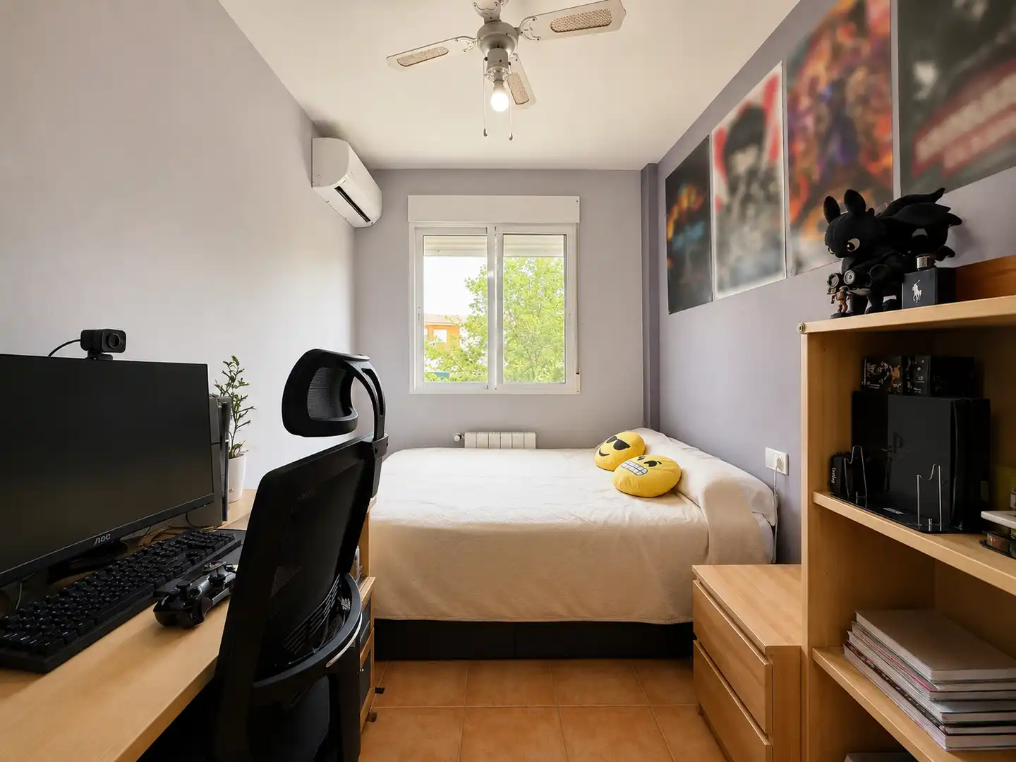 Schlafzimmer von Einfamilien-Reihenhaus zum Verkauf in San Antonio de Benagéber mit Klimaanlage, Heizung und Privatgarten