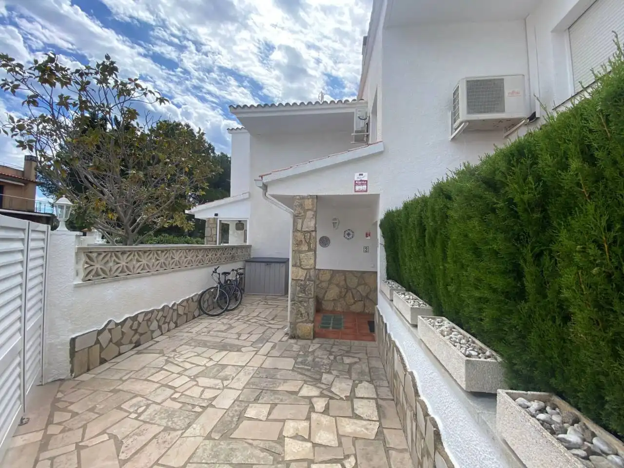 Vista exterior de Casa adosada en venta en Mont-roig del Camp con Aire acondicionado, Parquet y Terraza