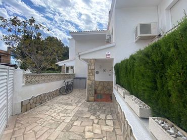 Maison jumelée avec piscine à vendre à Calle Cerdanya