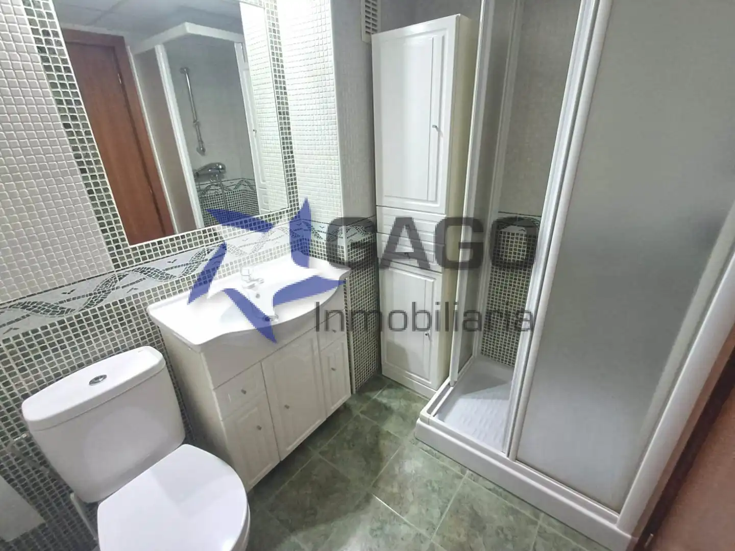 Baño de Piso de alquiler en Córdoba con Aire acondicionado, Calefacción y Terraza
