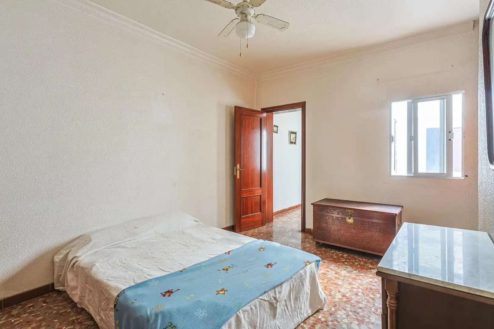 Dormitori de Casa o xalet en venda en Sevilla amb Moblat i Balcó