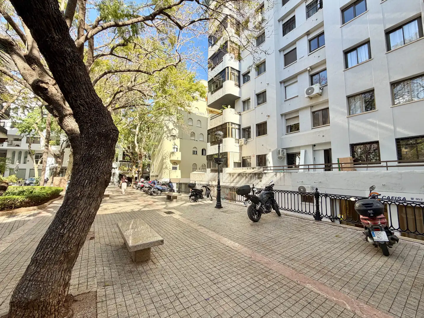 Exterior view of Flat for sale in Marbella  with Terrace, Oven and Washing machine