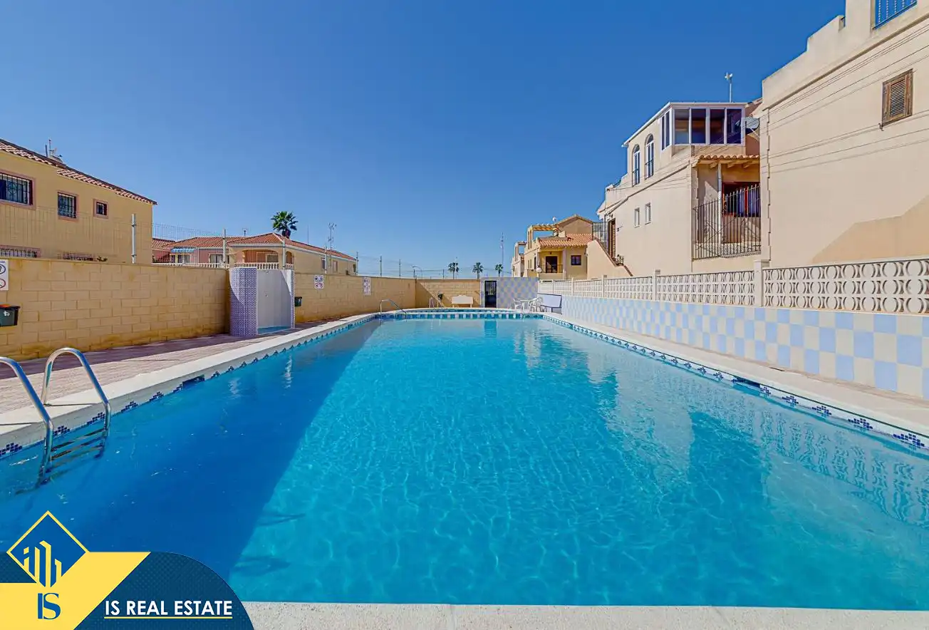 Bungalow amb piscina en venda a Zona Carrefour - Urbanizaciones, imagen 4