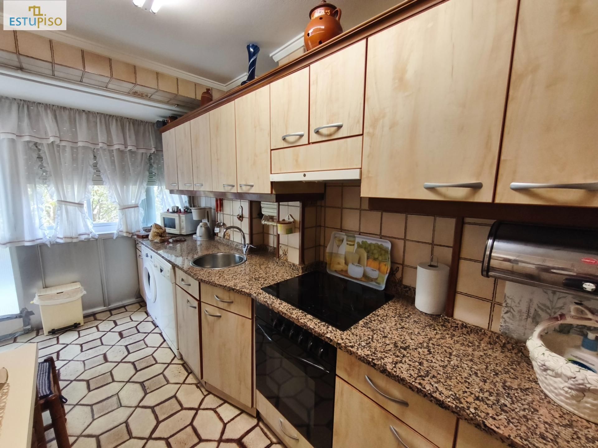 Cuina de Pis en venda en Vitoria - Gasteiz amb Calefacció, Parquet i Traster