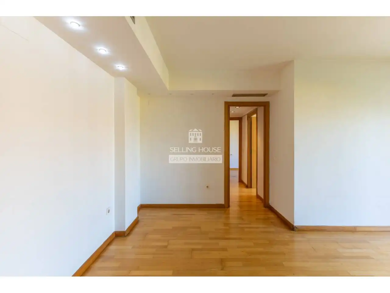 Wohnung zum Verkauf in Valencia mit Klimaanlage, Heizung und Parkett